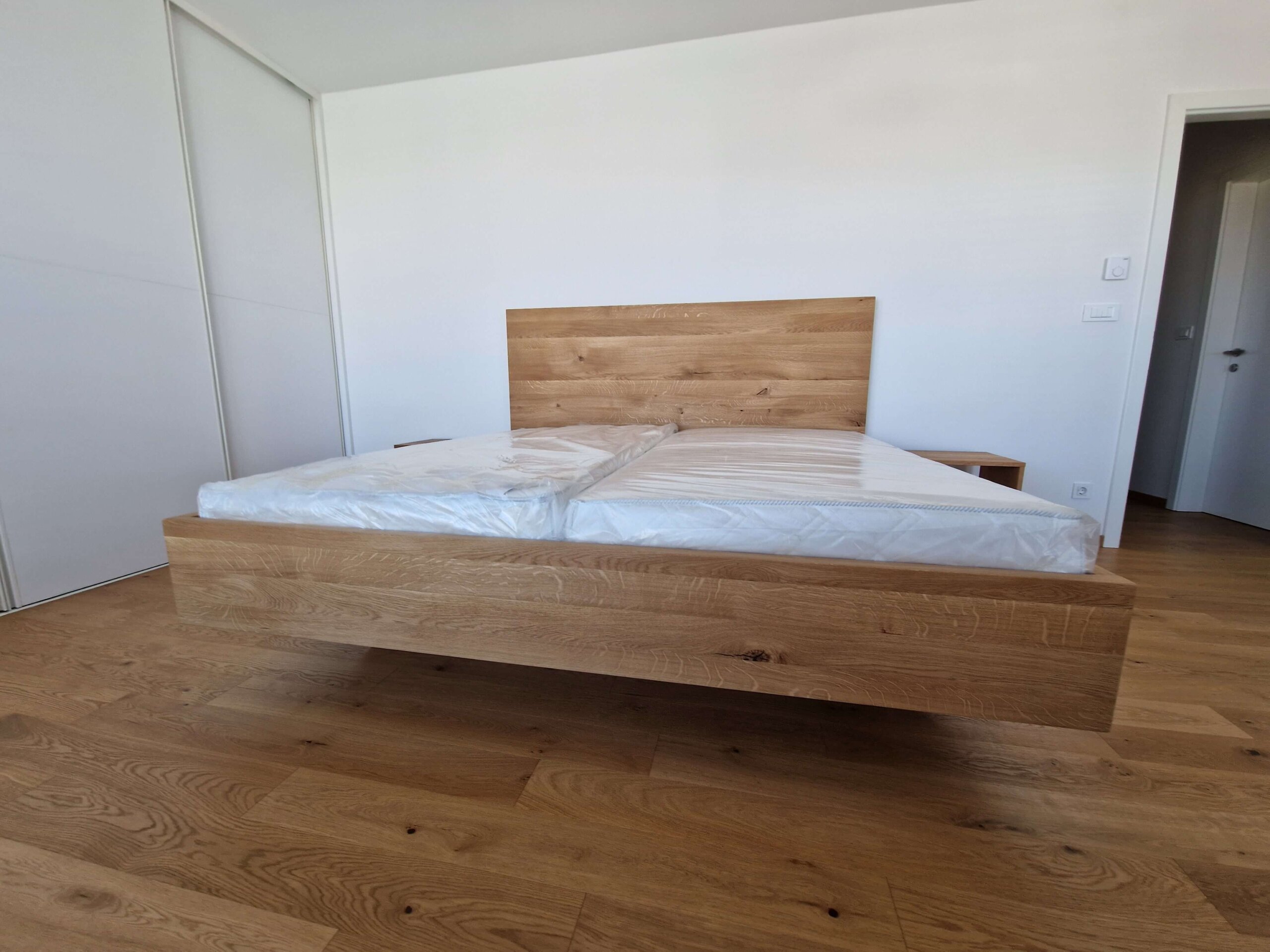 🔥 Hrastov »Lebdeći« krevet 180×200 – akcija -10% → 1.290 EUR - Image 2