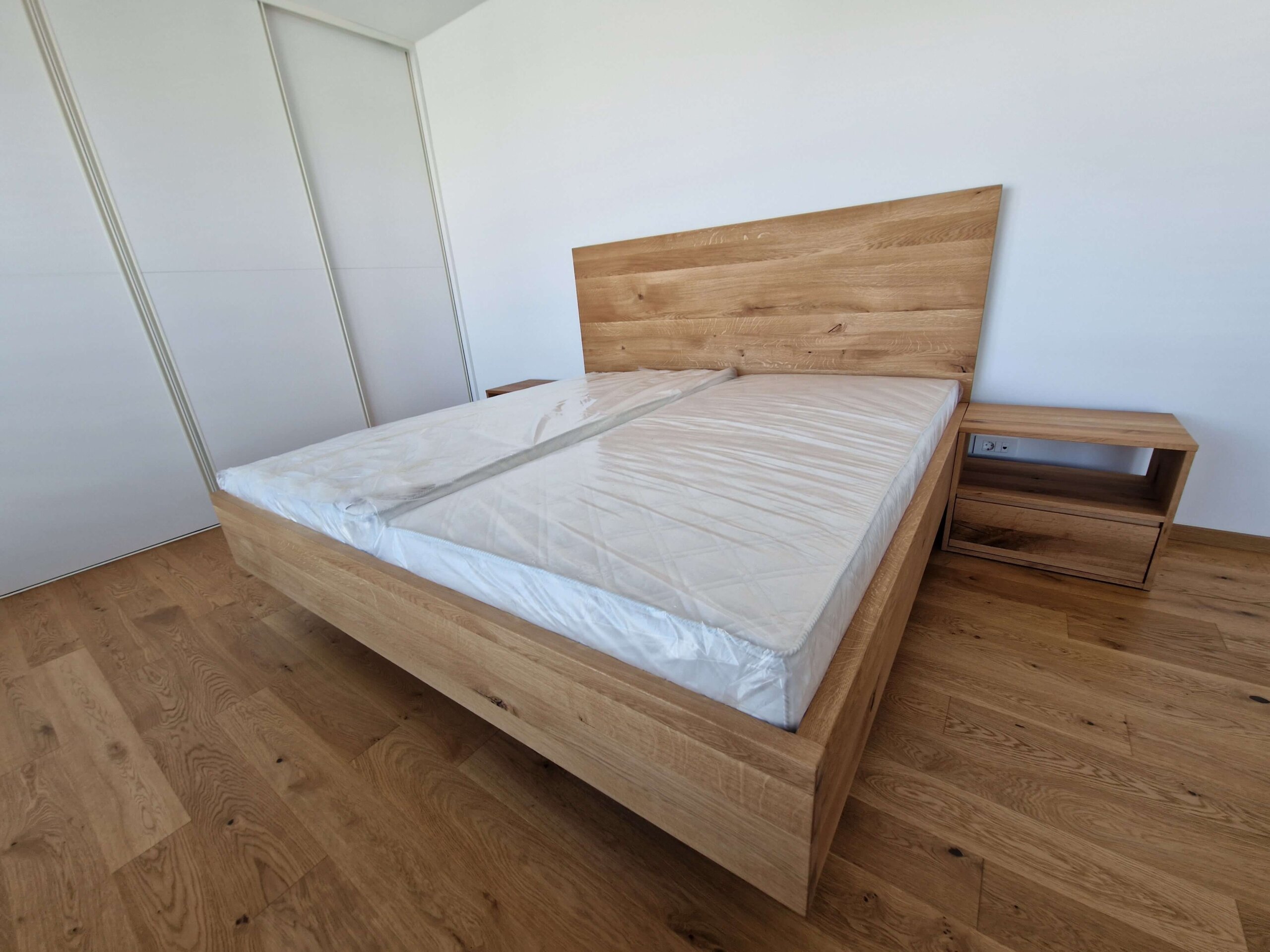 🔥 Hrastov »Lebdeći« krevet 180×200 – akcija -10% → 1.290 EUR - Image 3