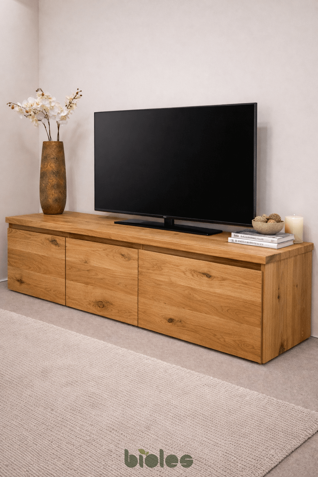 TV komoda od masivne hrastovine – rustik natur Dimenzije: 180 × 60 × 60 cm