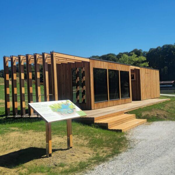 LINASSI VISTA – Moderna drvena kućica s panoramskim ostakljenjem